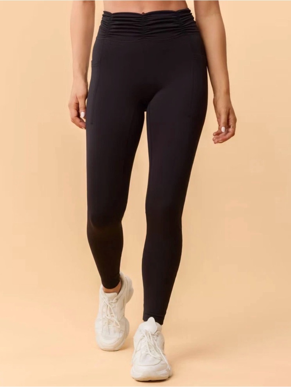 Blogilates Women Ruched Waist
Leggings Black Multiple Sizes NWT